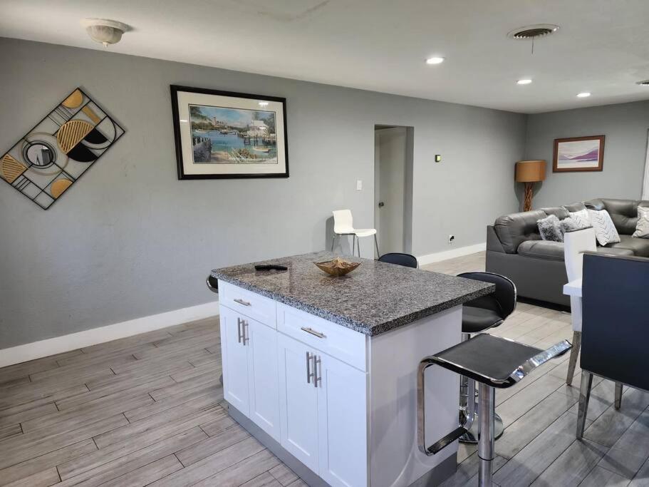 Apartment The Perfect Vacation Getaway !